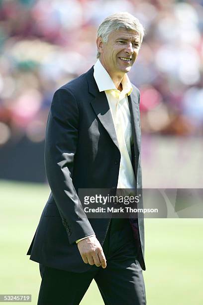 Arsene Wenger the manager of Arsenal looks on during the pre-season friendly match between Barnet and Arsenal at Underhill Stadium on July 16, 2005...