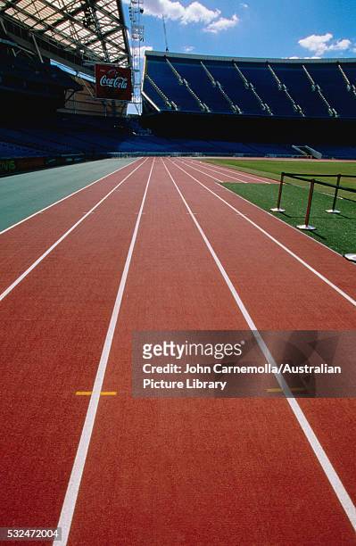 running track at stadium australia - queensland sport and athletics centre stock pictures, royalty-free photos & images