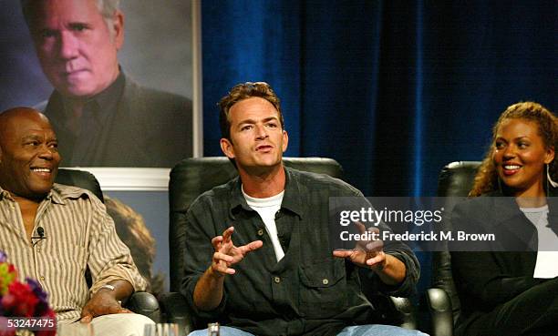 Actors Georg Stanford Brown, Luke Perry and Kathryne Dora Brown attend the panel discussion during the Hallmark Channel presentation at the 2005...