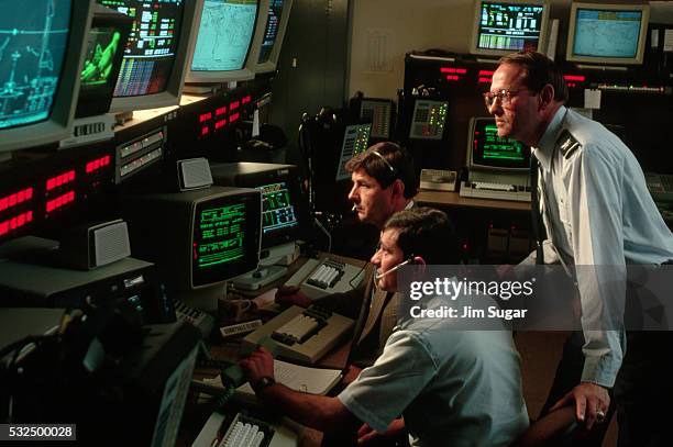 mission control room for space shuttle - mission control stock pictures, royalty-free photos & images