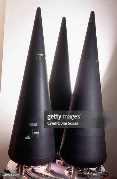 nuclear warheads for minuteman iii - minuteman iii stock-fotos und bilder