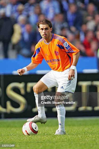 Lincoln of Schalke in action during the Bundesliga match between Hertha Berlin and FC Schalke 04 at The Olympic Stadium on April 23, 2005 in Berlin,...