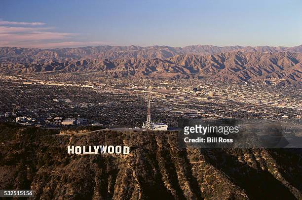 san fernando valley and hollywood hills - hollywood hills fotografías e imágenes de stock