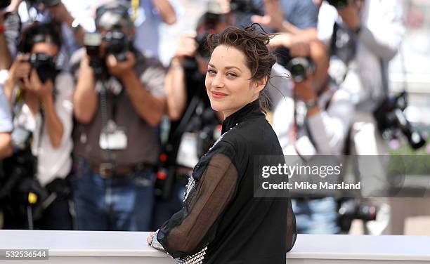 Marion Cotillard attends 'It's Only The End Of The World ' during the Photocall - The 69th Annual Cannes Film Festival on May 19, 2016 in Cannes.