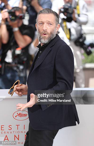 Vincent Cassel attends 'It's Only The End Of The World ' during the Photocall - The 69th Annual Cannes Film Festival on May 19, 2016 in Cannes.