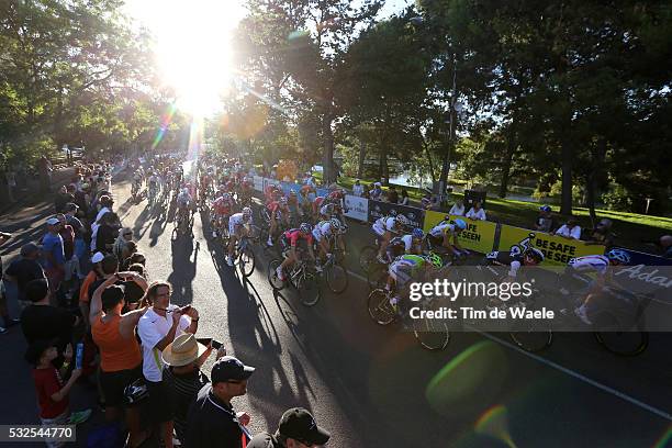 Santos Tour Down Under - People s Choice Classic 2014 Ilustration Ilustratie/ Peloton Peleton/ Publik spectators/ Adelaide - Adelaide TDU/ Team...