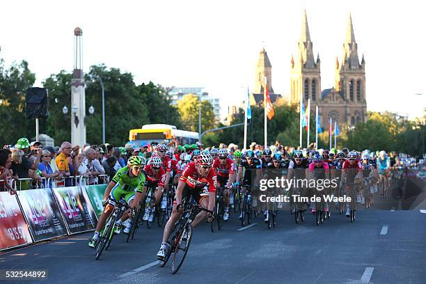 Santos Tour Down Under - People s Choice Classic 2014 Ilustration Ilustratie/ Peloton Peleton/ Publik spectators/ Adelaide - Adelaide TDU/ Team...