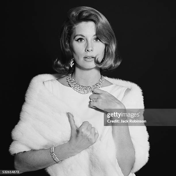 Portrait of the American model and actress Suzy Parker, early 1960s.