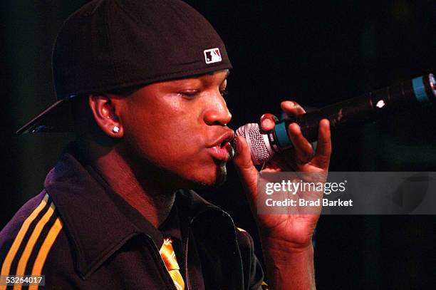 Musician Ne-Yo performs at the Shawn "Jay-Z" Carter Hosts Teen People Listening Lounge at the Canal Room on July 20, 2005 in New York City.