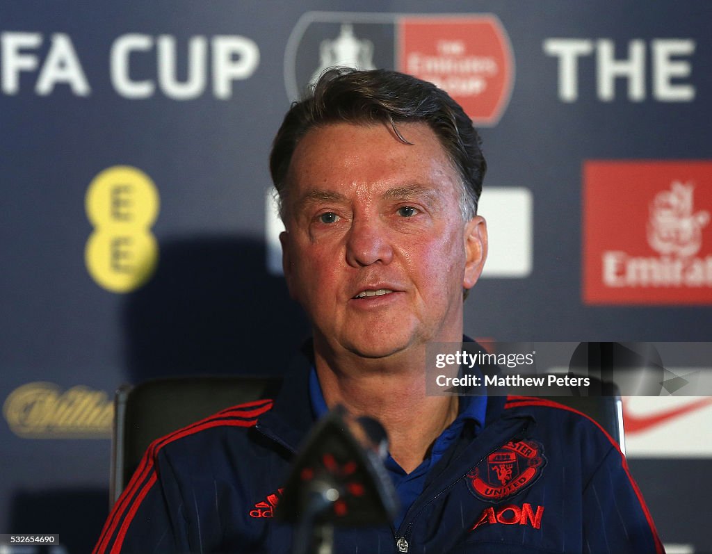 Manchester United Training and Press Conference