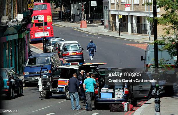 Hackney Riot Bus London Bus Explosion Photos et images de collection - Getty Images