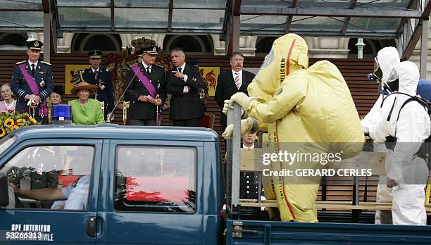 Belgium King Albert II , Prince Philippe , Belgium Interior Minister Patrick Dewael and Defense Minister Andre Flahaut are pictured during the...
