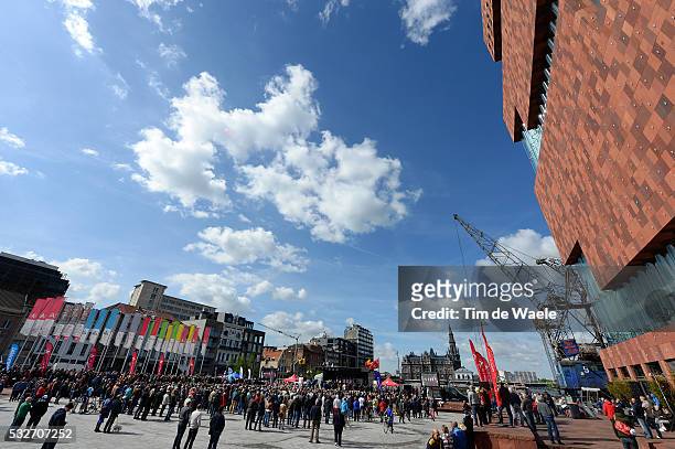 102th Scheldeprijs 2014 Illustration Illustratie / MAS building Antwerpen City Ville Stad / Start Depart / Public Publiek Spectators / Antwerpen -...