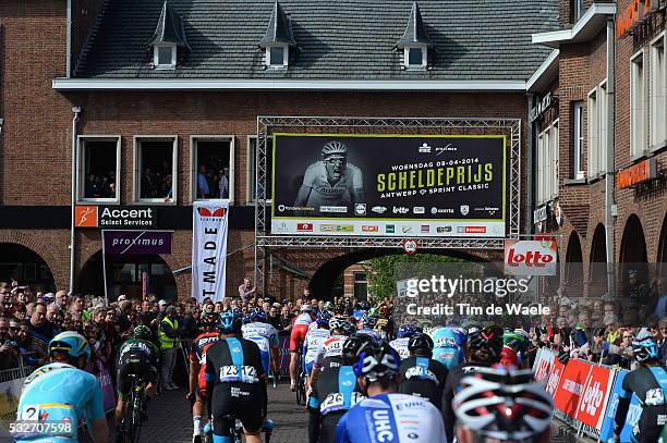 102th Scheldeprijs 2014 Illustration Illustratie / SCHOTEN City Ville Stad / Peleton Peloton / Landscape Paysage Landschap / Antwerpen - Schoten /...