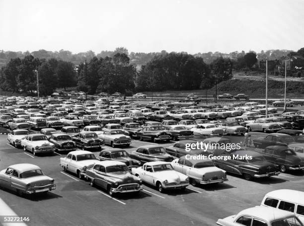 parking lot - 1950's cars ストックフォトと画像