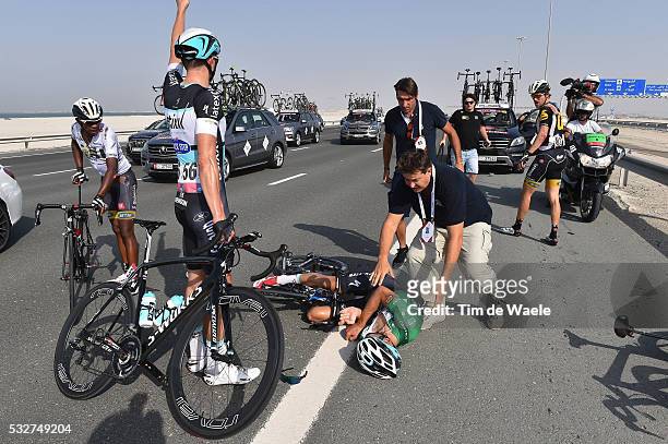 1th Abu Dhabi Tour 2015 / Stage 2 BOONEN Tom Green Points Jersey/ Crach Chute Val / Injury Blessure Gewond / WISNIOWSKI Lukasz / BRAMATI Davide...
