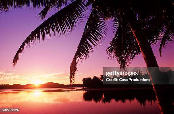 sunset in the cook islands - rarotonga fotografías e imágenes de stock