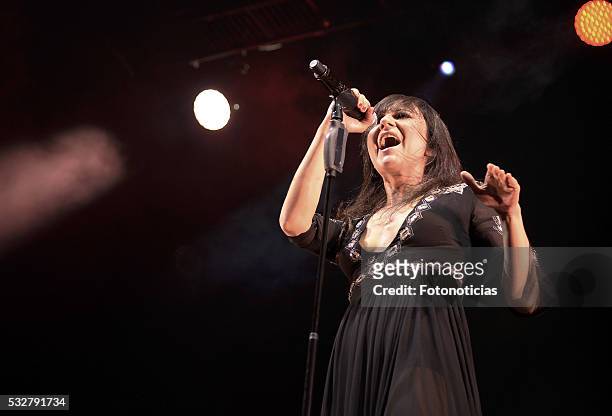 Eva Amaral of Amaral performs at the Barclaycard Center on May 19, 2016 in Madrid, Spain.