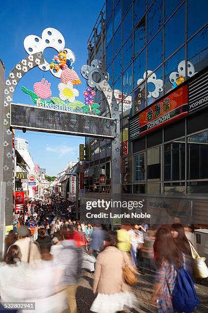 takeshita st, harajuku, tokyo, japan - harajuku district stockfoto's en -beelden