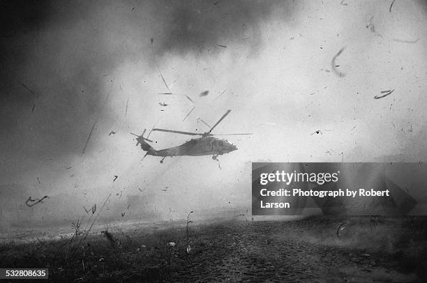 helicopter to haiti - antilles stock pictures, royalty-free photos & images