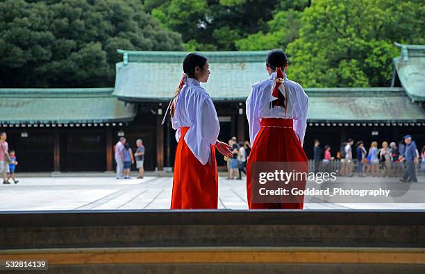 日本：明治神宮、東京で - 明治神宮 ストックフォトと画像