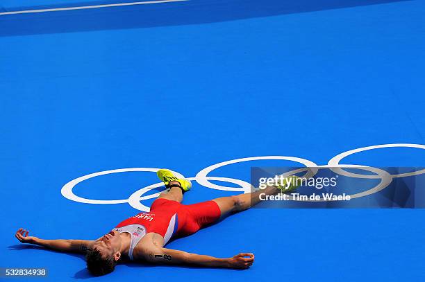 Londen Olympics / Triathlon : Men Arrival / Richard VARGA / Hyde Park / Hommes Mannen / London Olympic Games Jeux Olympique Londres Olympische Spelen...