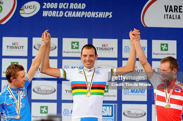 Varese / Road Race Men Elite Podium / Damiano CUNEGO Silver Medal / Alessandro BALLAN Gold Medal / Matti BRESCHEL Bronze Medal / Celebration Joie...