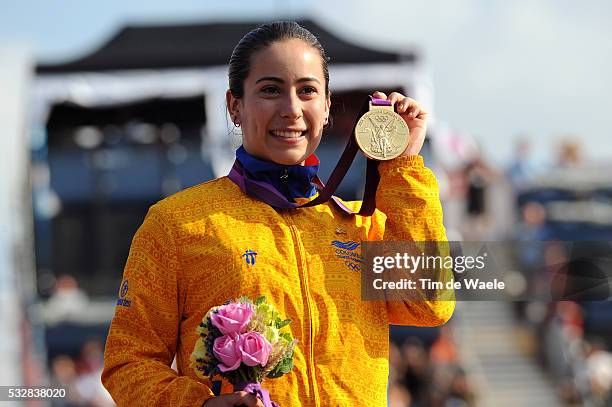 Londen Olympics / BMX Cycling : Womens Final Podium / Mariana PAJON Gold Medal Celebration Joie Vreugde / BMX Track Piste / Femmes Vrouwen / London...