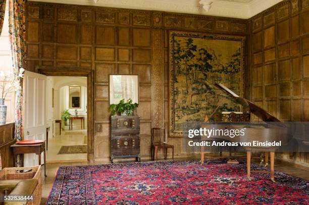 17th century cotswold country house - palazzo signorile foto e immagini stock