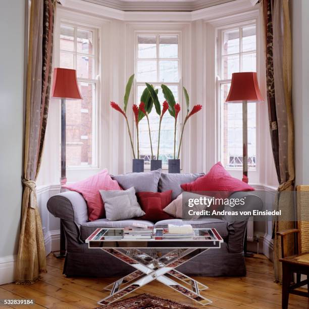 arts and crafts london apartment - janela saliente - fotografias e filmes do acervo