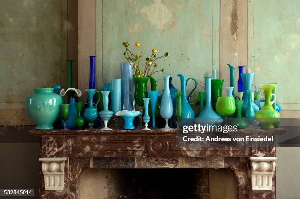 quirky old house in antwerp - vaas stockfoto's en -beelden