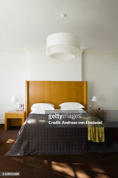 1940s renovation of brighton building - 1940s bedroom stock pictures, royalty-free photos & images