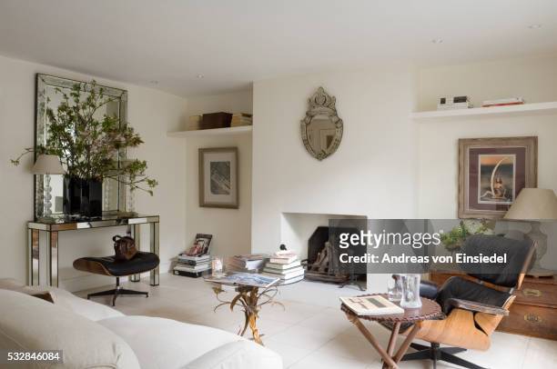 notting hill live-work unit of london fashion designer - charles eames stock pictures, royalty-free photos & images