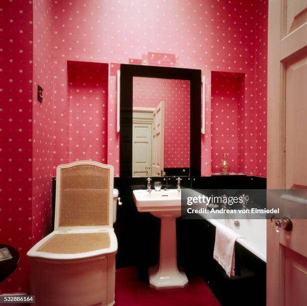 Maydells Basildn 33 Basildon Berkshire Stock Photos, High-Res Pictures, and Images ...