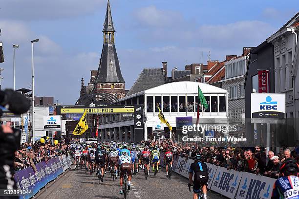 103th Scheldeprijs 2015 Illustration Illustratie / Peleton Peloton / SCHOTEN City ville Stad / Landscape Paysage Landschap / Antwerpen - Schoten /...