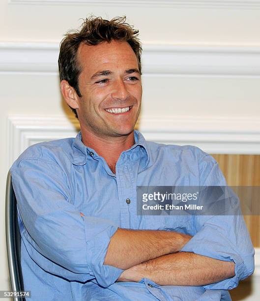 Actor Luke Perry smiles during a news conferene at the Video Software Dealers Association's annual home video convention at the Bellagio July 26,...