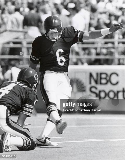 76 Kicker Kevin Butler Stock Photos, High-Res Pictures, and Images ...