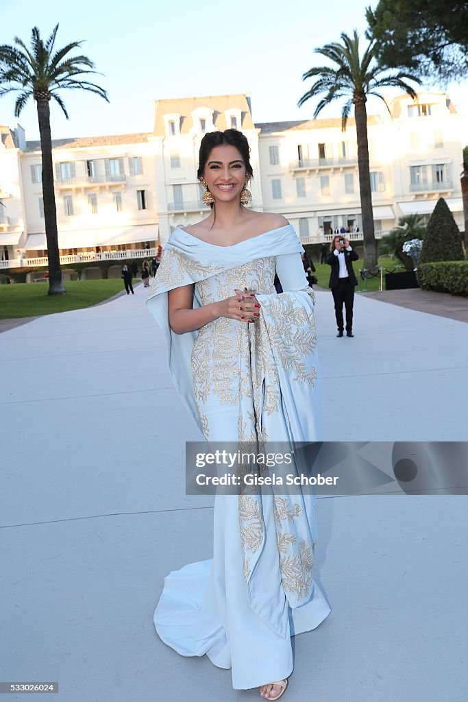 AmfAR's 23rd Cinema Against AIDS Gala - Cocktail