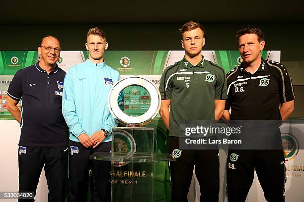 Hertha BSC U19 cead coach Andreas Thomas, team captain of Hertha BSC U19 Damir Bektic and Hannover 96 U19 head coach Daniel Stendel and Hannover 96...