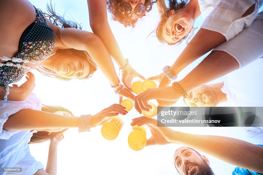 Grupo de amigos ¡Salud!