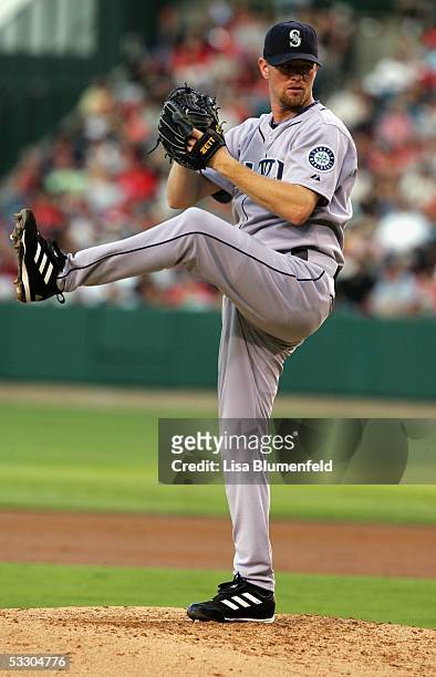 Ryan Franklin of the Seattle Mariners pitches against the Los Angeles Angels of Anaheim on July 9, 2005 at Angel Stadium in Anaheim, California.