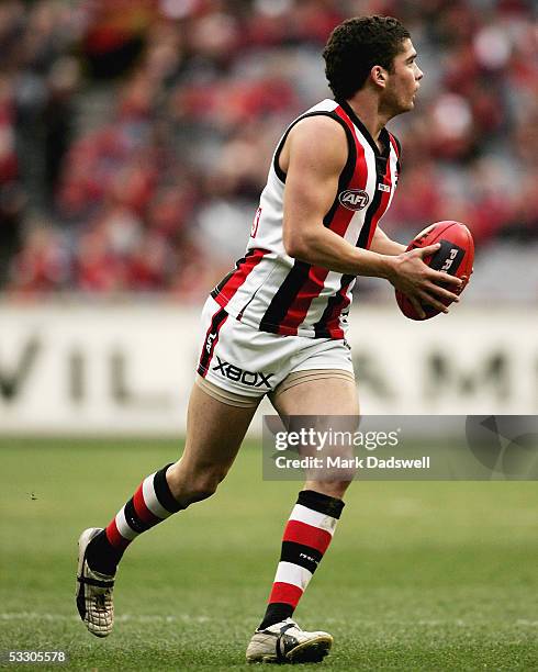 Leigh Montagna for the Saints in action during the AFL Round 18 match between the Melbourne Demons and the St Kilda Saints at the MCG July 30, 2005...