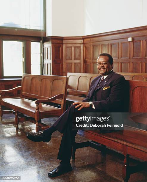 Deborah Feingold/Corbis via Getty Images) Attorney Johnnie Cochran in Courtroom