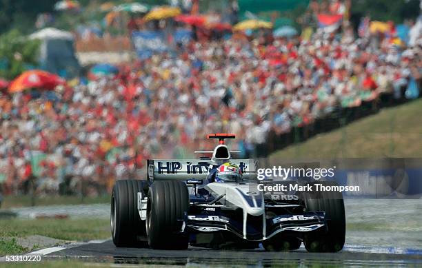 Mark Webber of Australia and BMW Williams in action during the Hungarian F1 Grand Prix at the Hungaroring on July 31, 2005 in Budapest, Hungary.