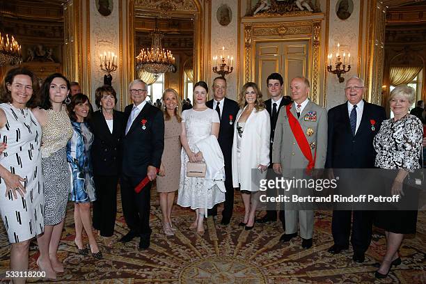 Autor Tom Brokaw, his wife Meredith Lynn Auld and his family, Ambassador of USA in France, Jane D. Hartley, Actor Tom Hanks, his wife actress Rita...