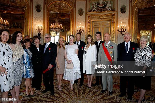 Autor Tom Brokaw, his wife Meredith Lynn Auld and his family, Ambassador of USA in France, Jane D. Hartley, Actor Tom Hanks, his wife actress Rita...