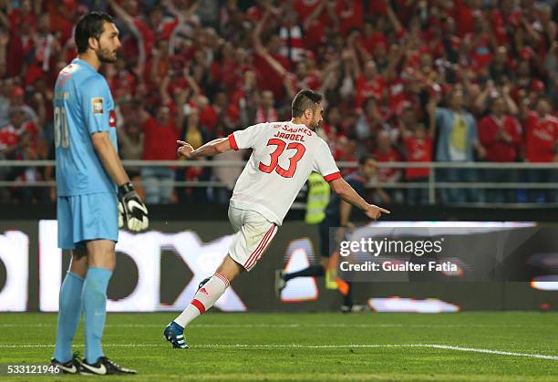 Benfica's defender from Brazil Jardel celebrates after scoring a goal during the Taca CTT Final match between SL Benfica and CS Maritimo at Estadio...