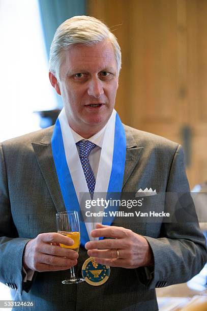 - Le Roi Philippe reçoit en audience une délégation de la Confrérie du Maitrank d'Arlon. La tradition veut que tous les cinq ans, ce soit le Roi qui...