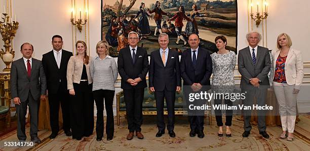 - Le Roi Philippe reçoit à déjeuner les Ministres qui ont participé à la visite d'étude et de travail qu'il a menée en Allemagne les 12 et 13 mars...