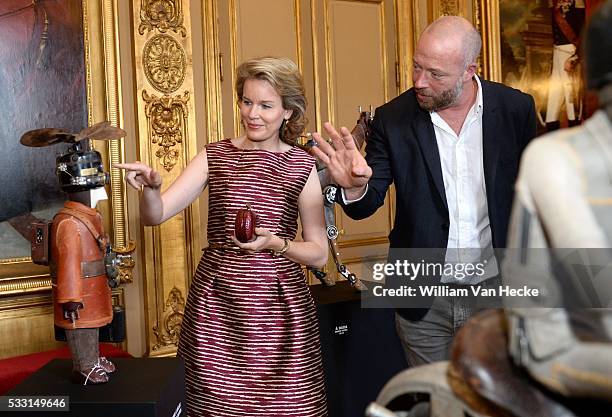 - La Reine Mathilde visite l'exposition "@yourservice"au Palais d'Egmont. Cette exposition est organisée par le SPF Affaires étrangères à l'occasion...